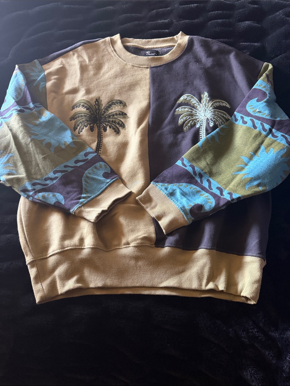 Billabong fun sweatshirt sleeves color green, dark brown turquoise blue